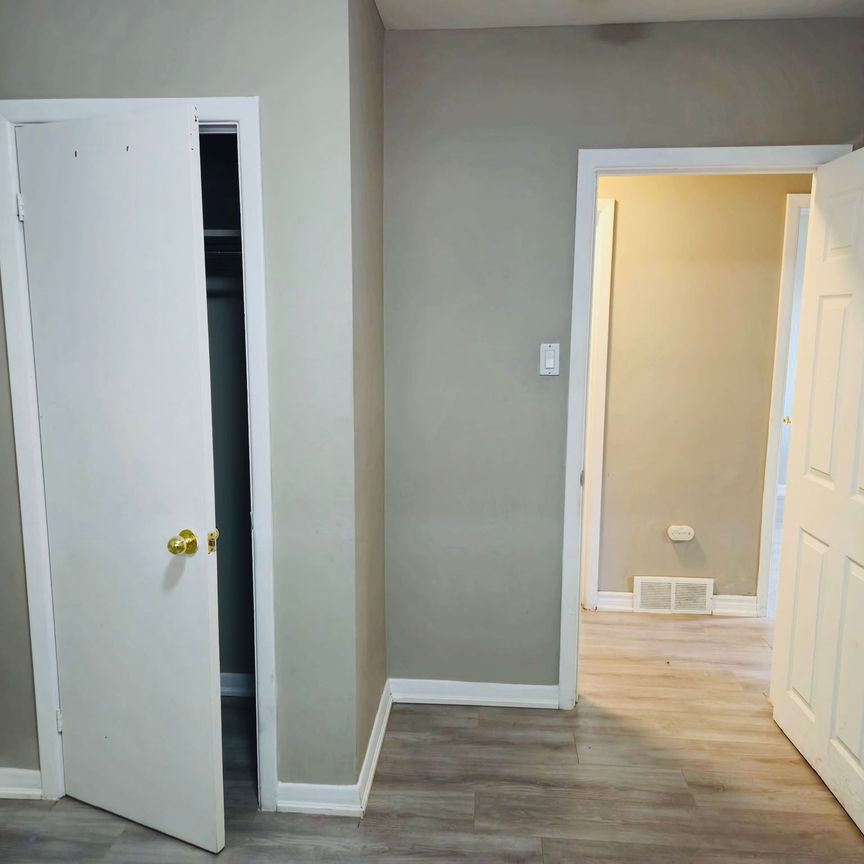 For Lease - 83 Irving Place Unit# Main, London East, Ontario - Photo 1