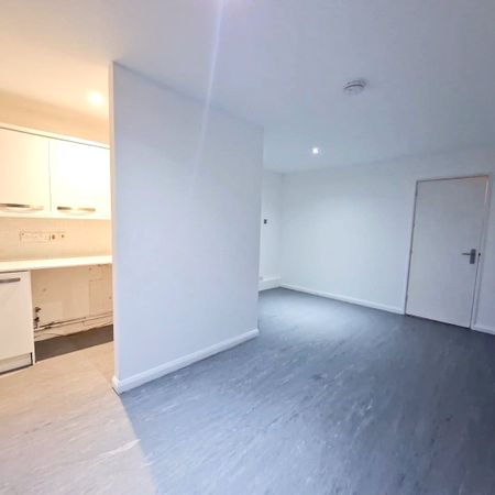 studio to rent Hewett House, Hewett Close, Fareham, PO14 - Photo 3