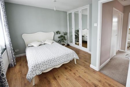 2 bedroom link detached house to rent - Photo 2