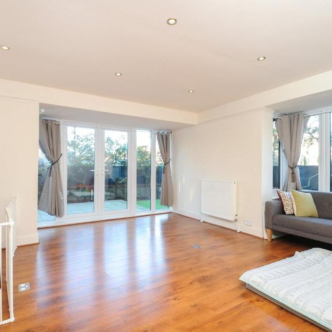 2 bedroom property to rent - Photo 1