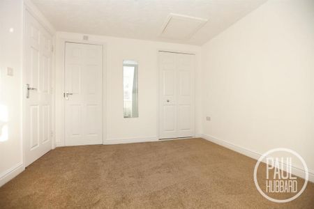 3 bedroom semi-detached house to rent - Photo 2