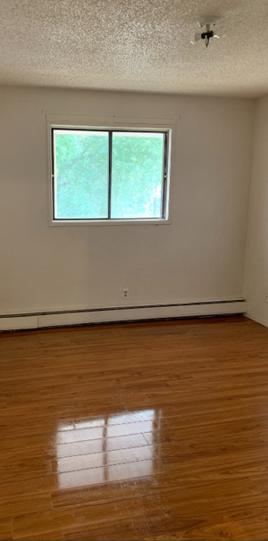 Large 2 Bedroom Suite in Meadowgreen - Photo 1