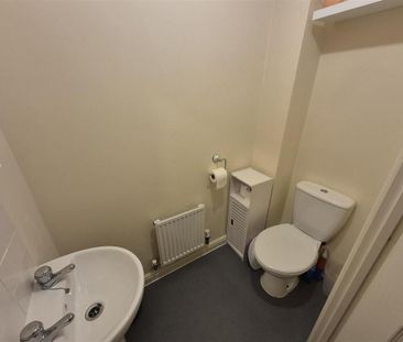 3 bedroom terraced house to rent - Photo 6