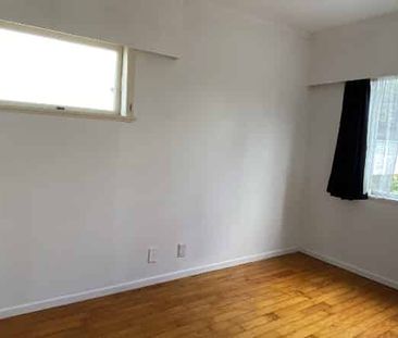 Upstairs Unit - Photo 2