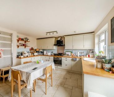 2 bedroom semi-detached house to rent - Photo 5