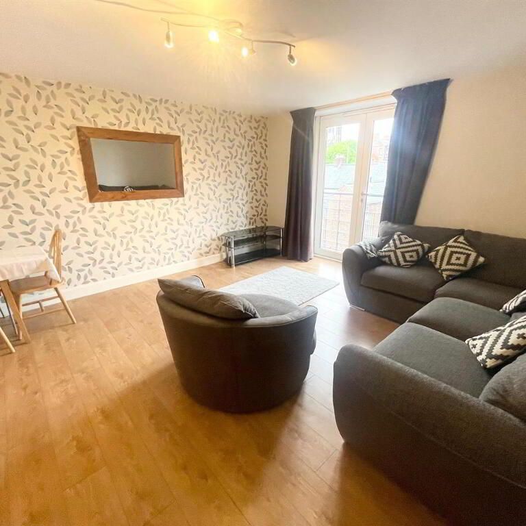 2.7 Apt D Whitehall Square, 181 Sandy Row, Belfast, BT12 5EU - Photo 1