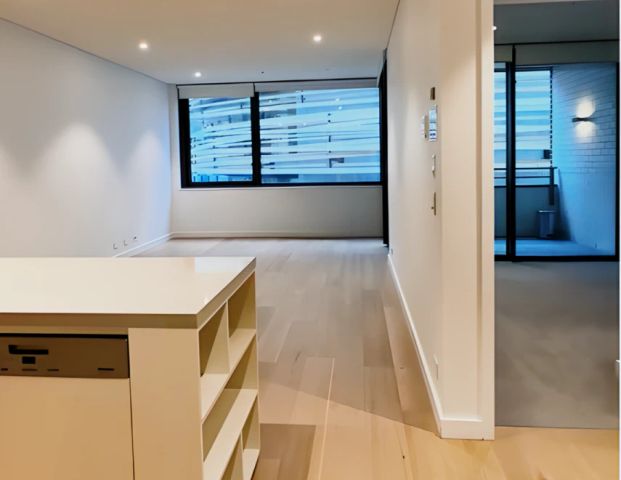 10 Nicolle Walk, Sydney - Photo 1