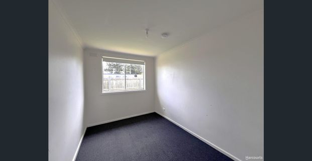 Low-Maintenance Unit in a Handy Location. - Photo 1