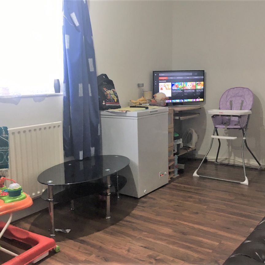 2 bedroom flat for rent - Photo 1