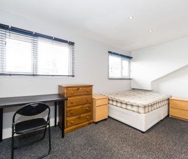 Welton Place, Hyde Park, Leeds - Photo 1