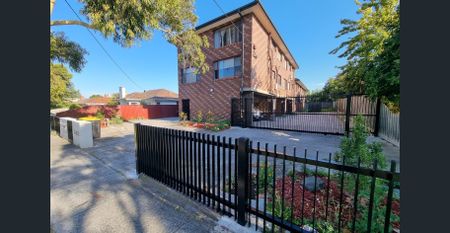 2 bedroom modern unit - Photo 3