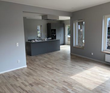 Sköldungavägen, Nacka - Photo 1