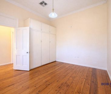 Convenient location within minutes of CBD and sporting ovals - Photo 3