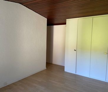 Villa de plain-pied avec vue dégagée sur la commune de Collex-Bossy. - Photo 4