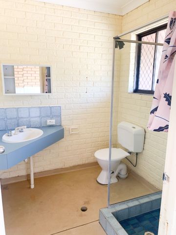 SMALL, NEAT AND EASY TO MAINTAIN! - Photo 4