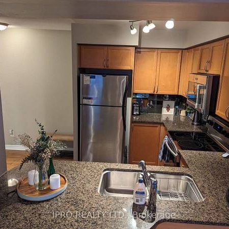 Burnhamthorpe/Living Arts Furnished 3Bdrm Corner Unit Great View - Photo 4