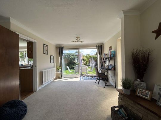 4 bedroom detached house to rent - Photo 1