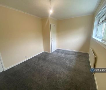 3 bedroom end of terrace house to rent - Photo 2