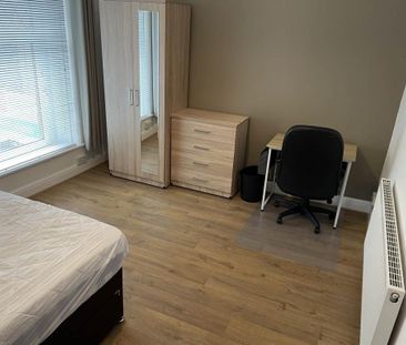 4 bedroom house to rent - Photo 3