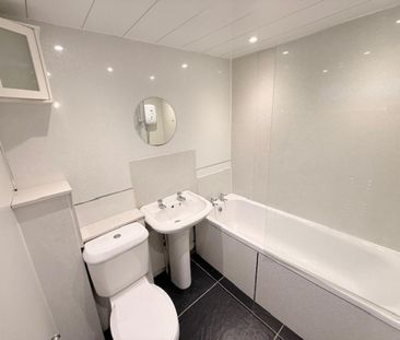 2 bedroom terraced house to rent - Photo 3