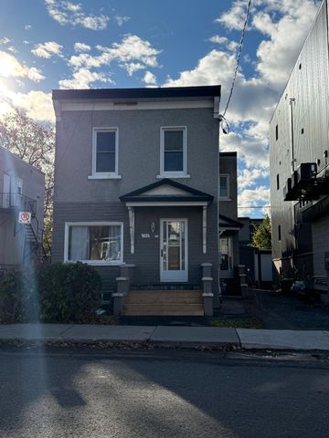 188 Carillion St - Photo 4