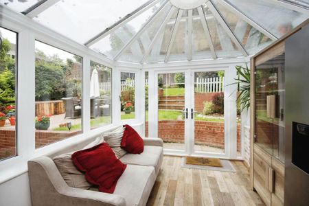 5 bedroom detached house to rent - Photo 2