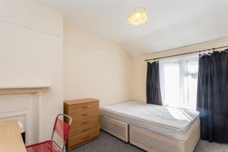 4 bedroom terraced house to rent - Photo 4