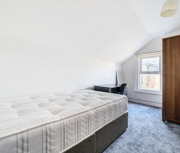 5 bedroom terraced house to rent - Photo 4