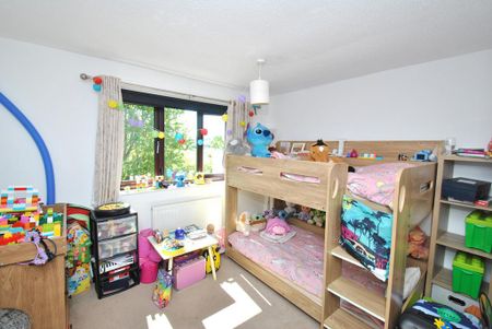 3 bedroom detached house to rent - Photo 4