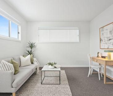 Ocean, lake and parklands at your convenience - Photo 1