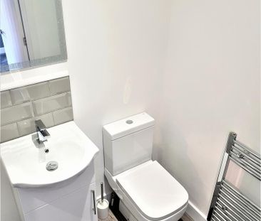 1 bedroom in a house share to rent - Photo 4