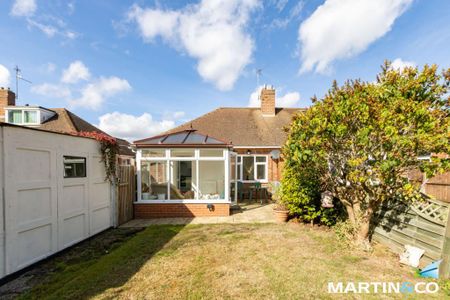 2 bedroom semi-detached bungalow to rent - Photo 3