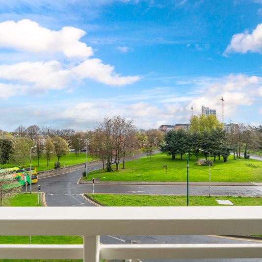 APARTMENT 310, SHORE CLUB, BEACH ROAD, DUBLIN 4, D04 W9E2 - Photo 1