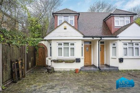 York Road, New Barnet, Hertfordshire, EN5 - Photo 2