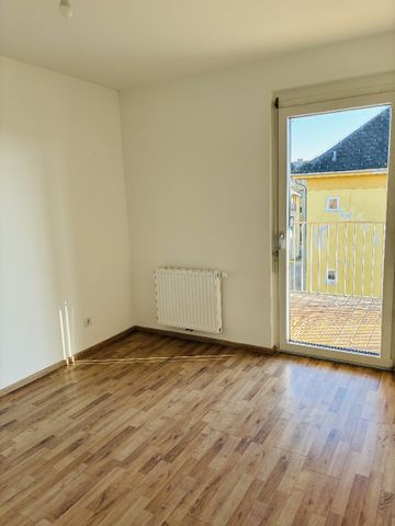 Geräumige 3-Zimmer-Wohnung mit Einbauküche - Foto 2
