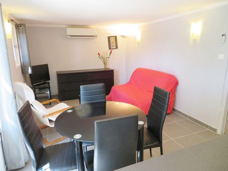 T2 MEUBLÉ 560€ H.C Nîmes Vauban, 37m² - Photo 4