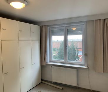 Ruim appartement met 3 slpk en garage in centrum Roeselare - Photo 4