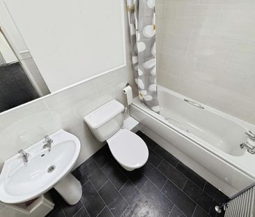 2 bedroom end of terrace house to rent - Photo 6