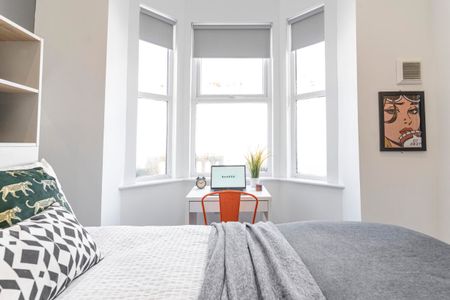 Manners #128 - Photo 5