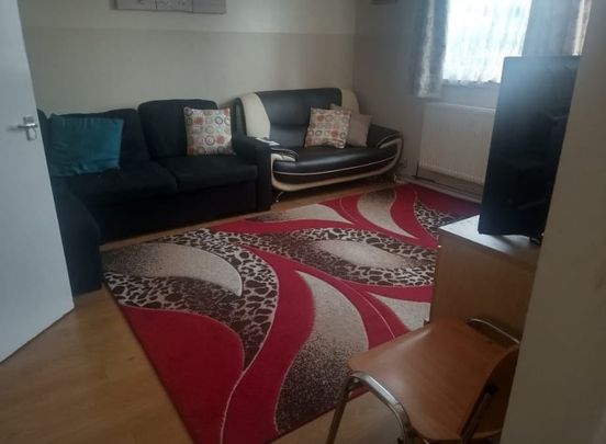1 Bed Flat, Malvern Road, E6 - Photo 1