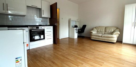 Studio to rent - Photo 2