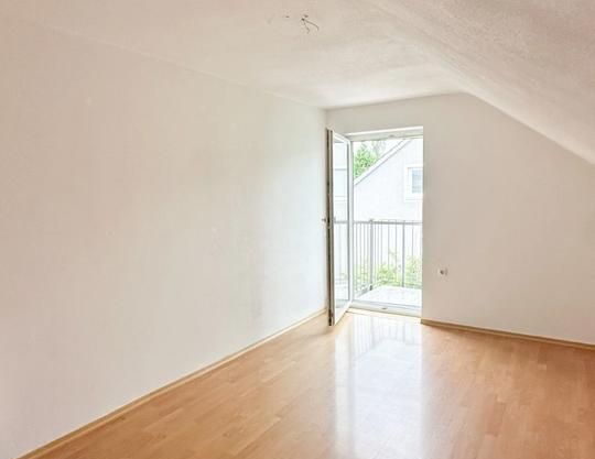 Helle 3 Zimmer Dachgeschosswohnung mit Balkon und EBK Isny Allgäu - Foto 1