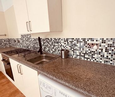 2 Bed Flat, Wood Road, M16 - Photo 1