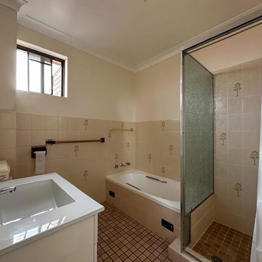 2-Bed Unit with Study for Rent in Hudson St within Catchment of Hurstville Public School - Photo 1