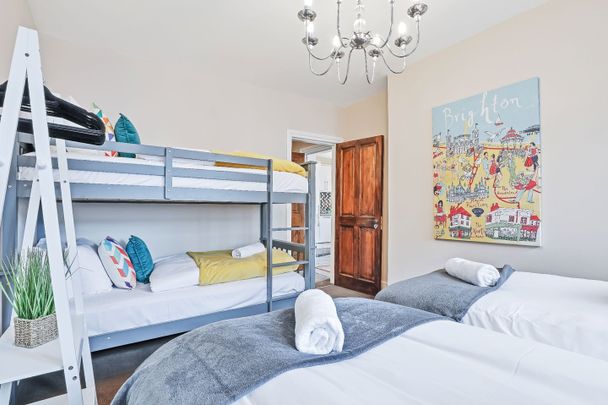 3 Bed Flat, East Street, BN1 - Photo 1