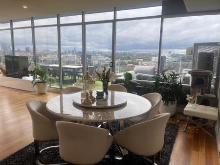 Port Melbourne - Photo 5