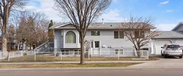 3 Bedrooms/2 Full Baths Main Floor with Attached Single Garage | 15240 104 Avenue Northwest, Edmonton - Photo 1