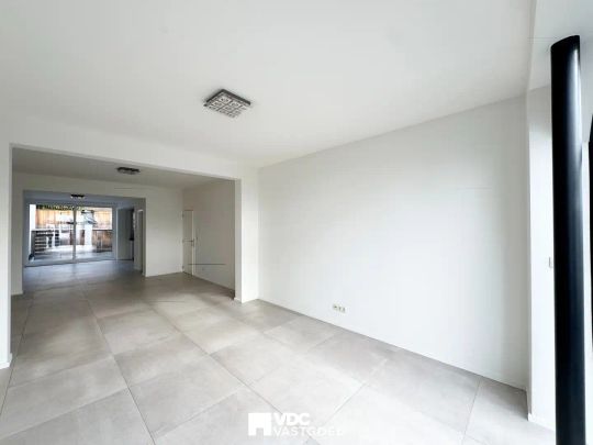 Instapklare gerenoveerde woning met 6 slaapkamers, tuin, terras en 2 parkeerplaatsen - Photo 1