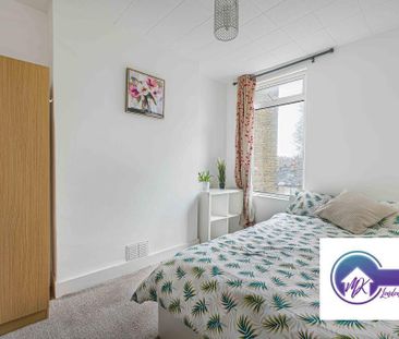 1 bedroom in a flat share to rent - Photo 3