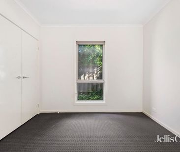 Modern Townhouse in Lake Wendouree - Photo 4